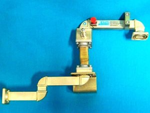 Integrated Waveguide Assembly With Power Sampler and Flexible Waveguide Integrated Waveguide Assembly With Power Sampler and Flexible Waveguide